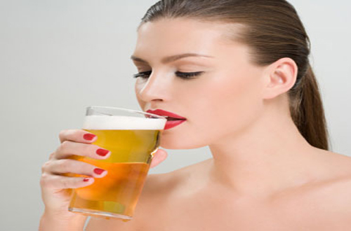 Uống bia tốt cho sức khỏe phụ nữ