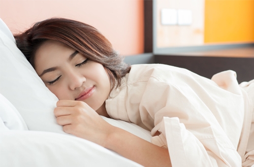 Lý do vì sao chuyên gia Y học khuyên bạn nằm nghiêng trái khi ngủ?