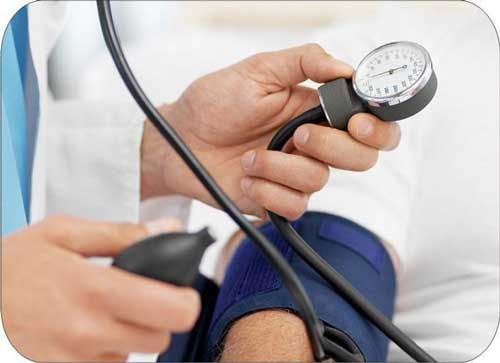 Nguyên nhân của bệnh cao huyết áp ở người cao tuổi là gì?